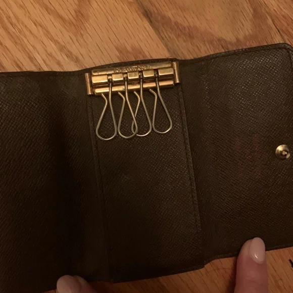 VINTAGE LOUIS VUITTON Damier Ebene 4 Ring Key Holder-100% AUTHENTIC-SALE!! - Picture 4 of 7